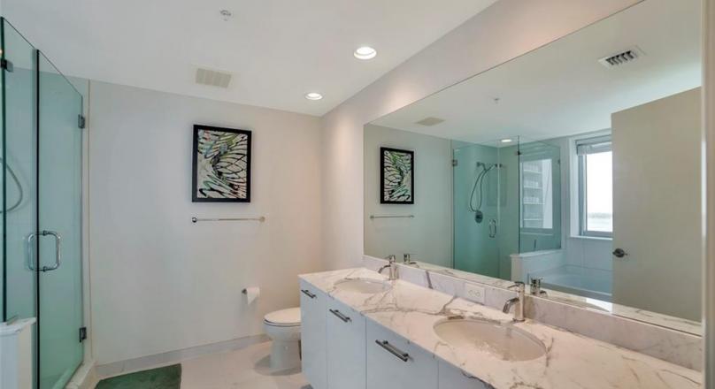 GREAT PRICE - price adjusted for this phenomenal condo in the OASIS 